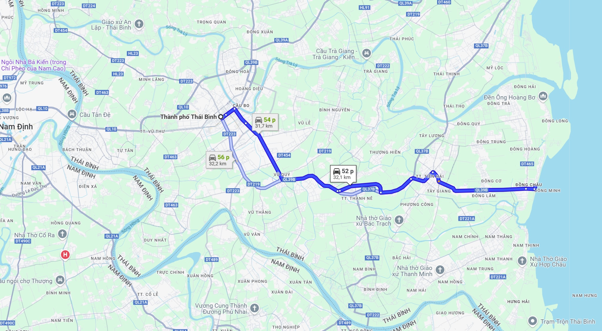 Bãi biển Đông Châu cách trung tâm thành phố 30 - 35km